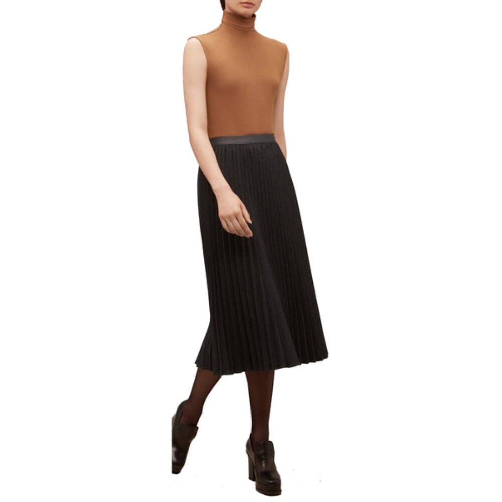 Babaton aritzia pleated skirt size S